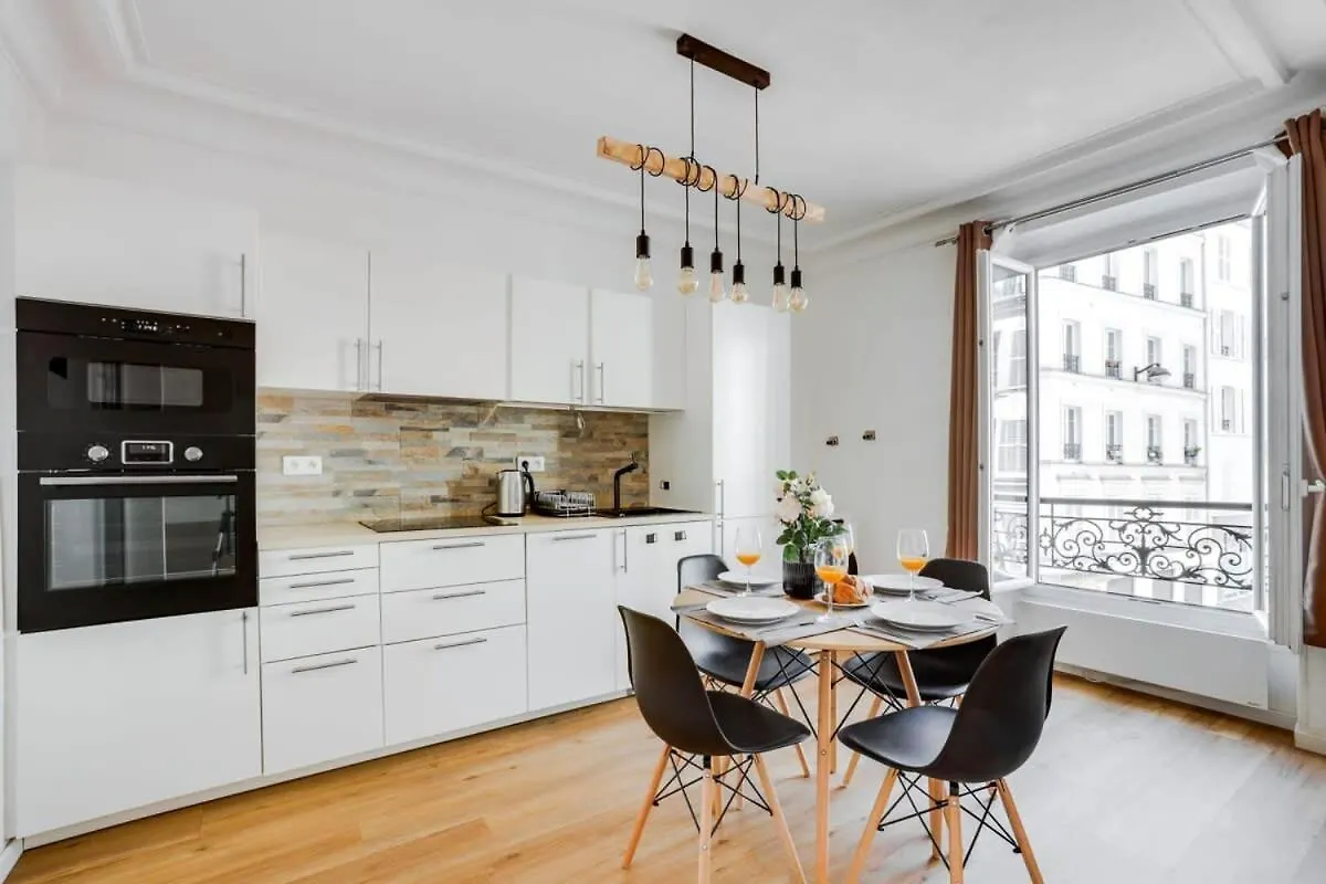 Apartment 2Br Montmartre & Sacre-Coeur - Cityapartmentstay Paris